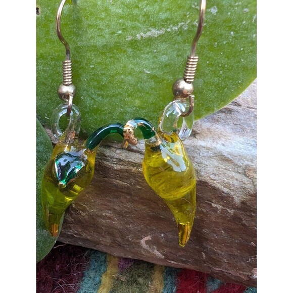 Vintage Chile Pepper Glass Earrings, Southwestern Jewelry - Picture 6 of 10